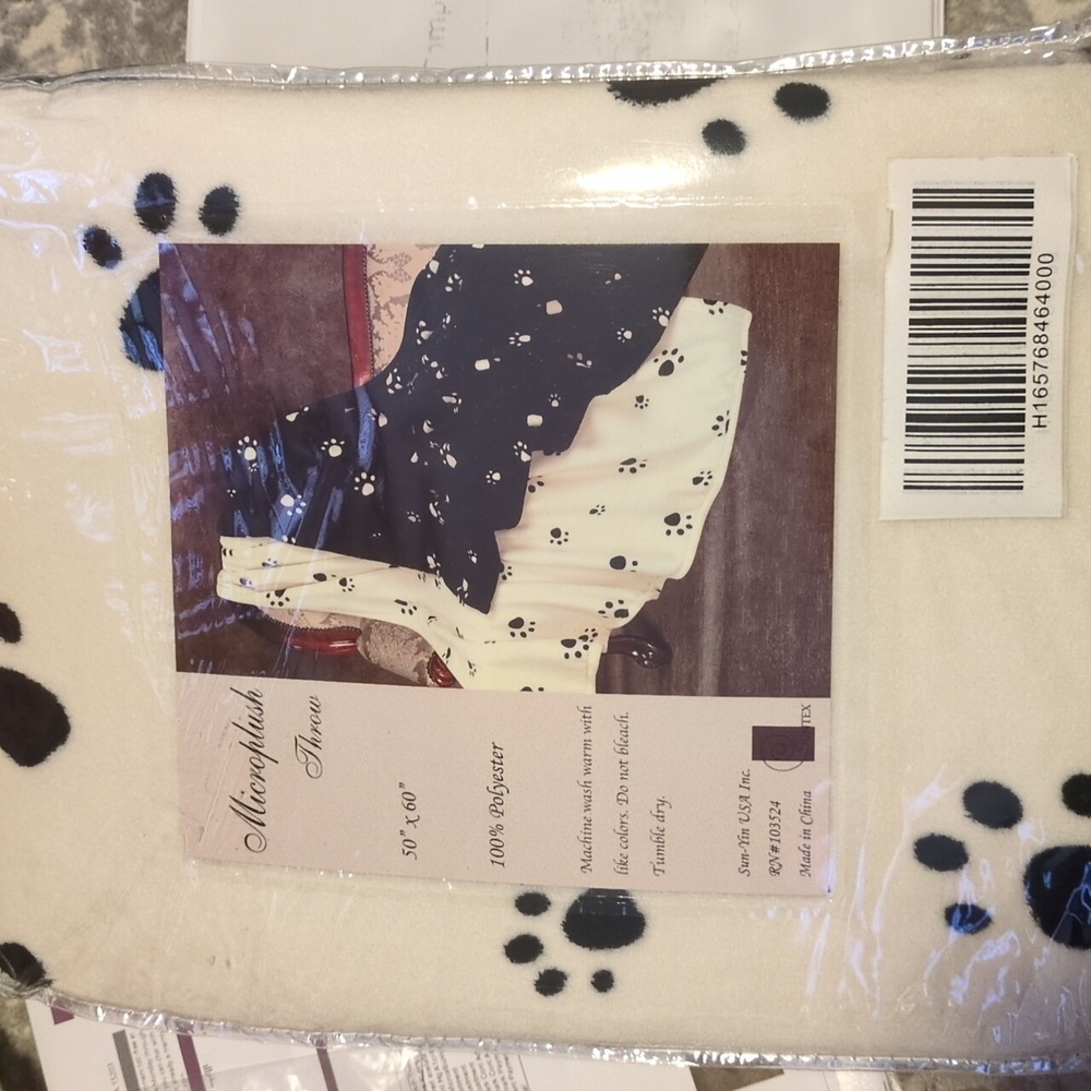 Microplush Throw Blanket - White and Black